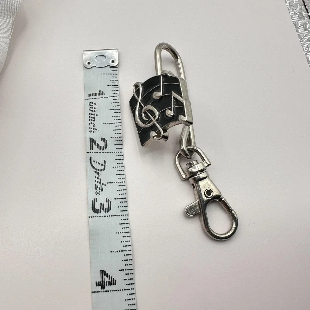 Vintage 80s Musical Note Treble Clef Black Enamel Silver Tone Key Finder Jewelry